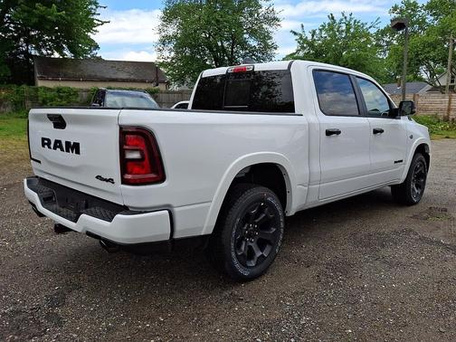 Bright White Clearcoat 2026 RAM 1500 Big Horn/Lone Star