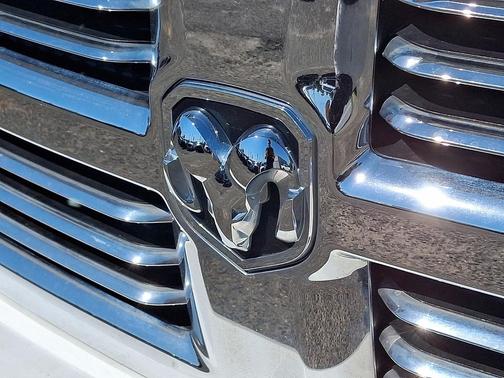 Bright White Clearcoat 2016 RAM 1500 Big Horn