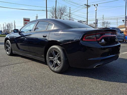 Pitch Black Clearcoat 2016 Dodge Charger SE