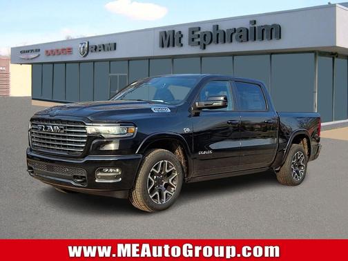 Diamond Black Crystal Pearlcoat 2026 RAM 1500 Laramie