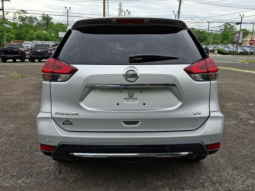 Brilliant Silver Metallic 2020 Nissan Rogue SV