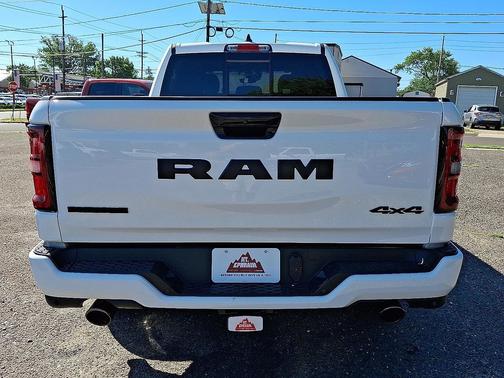 Bright White Clearcoat 2026 RAM 1500 Big Horn/Lone Star