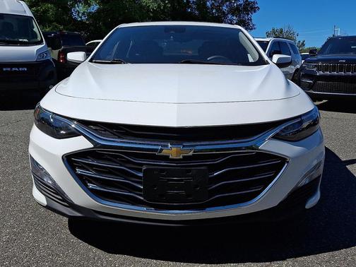 Summit White 2023 Chevrolet Malibu FWD 1LT
