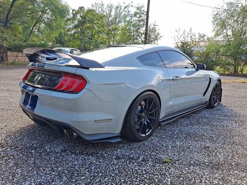 2017 Ford Shelby GT350 Base
