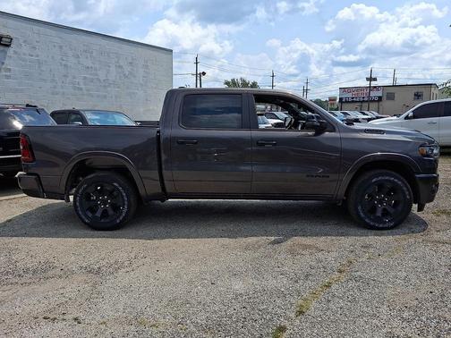 Granite Crystal Metallic Clearcoat 2026 RAM 1500 Big Horn/Lone Star