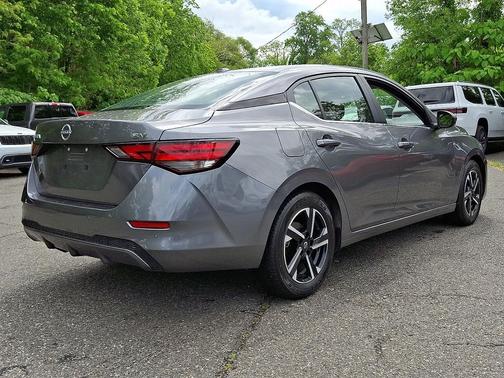 Gun Metallic 2024 Nissan Sentra SV