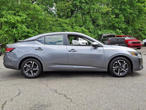 Gun Metallic 2024 Nissan Sentra SV