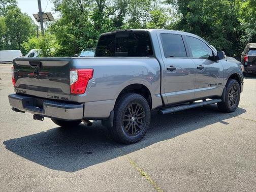 2018 Nissan Titan SV