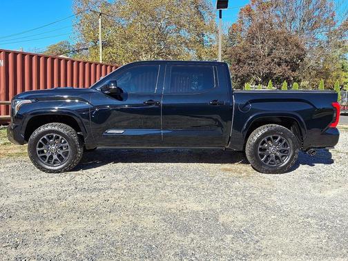 2023 Toyota Tundra Hybrid Platinum