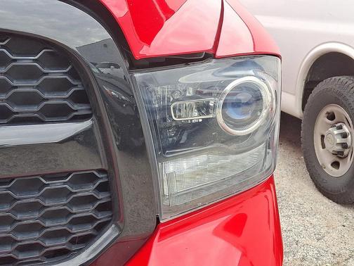 2017 RAM 1500 Night Crew Cab 4x4 5'7' Box