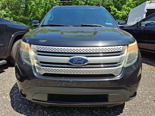 Tuxedo Black Metallic 2015 Ford Explorer XLT