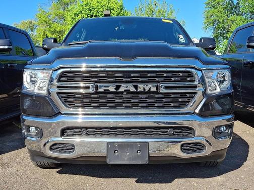 Diamond Black Crystal Pearlcoat 2023 RAM 1500 Big Horn/Lone Star