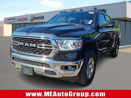 Diamond Black Crystal Pearlcoat 2023 RAM 1500 Big Horn/Lone Star