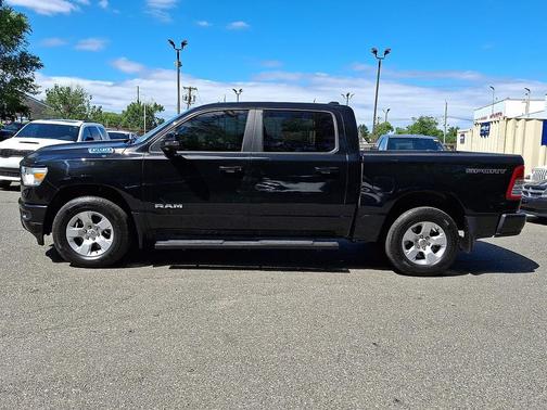 Diamond Black Crystal Pearlcoat 2023 RAM 1500 Big Horn/Lone Star