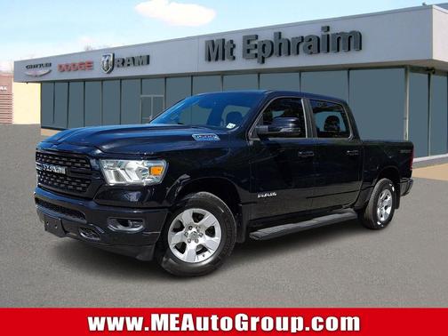 Diamond Black Crystal Pearlcoat 2023 RAM 1500 Big Horn/Lone Star