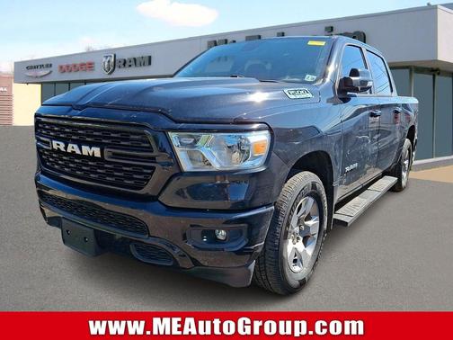 Diamond Black Crystal Pearlcoat 2023 RAM 1500 Big Horn/Lone Star