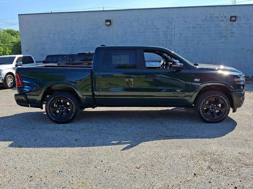 Serrano-Green Metallic Exterior Paint 2026 RAM 1500 Big Horn/Lone Star