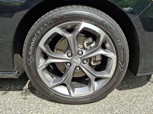 Mosaic Black Metallic 2024 Chevrolet Malibu FWD 1LT