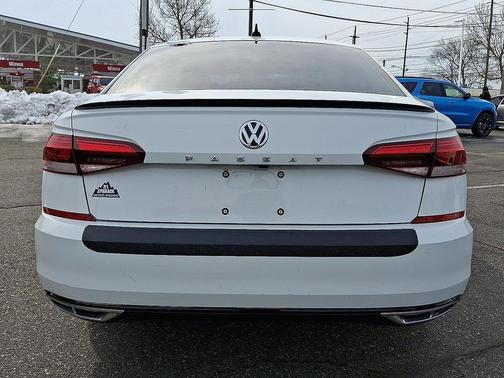 2020 Volkswagen Passat 2.0T R-Line