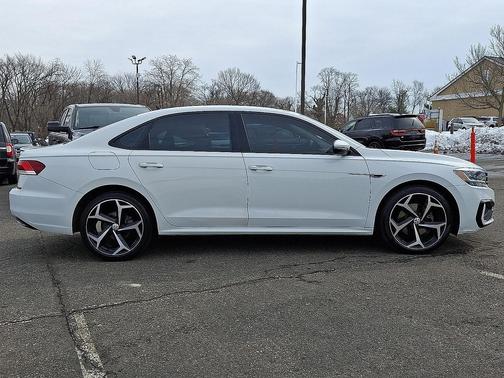 2020 Volkswagen Passat 2.0T R-Line
