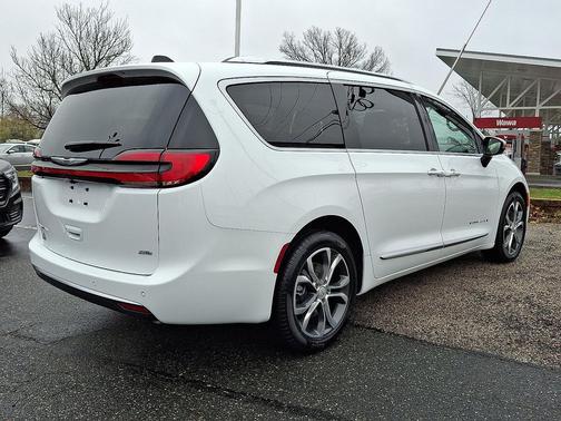 2026 Chrysler Pacifica L