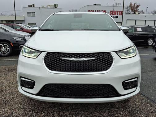 2026 Chrysler Pacifica L