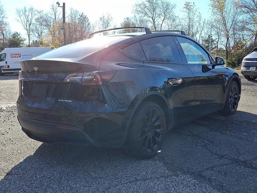 2022 Tesla Model Y Long Range Dual Motor All-Wheel Drive