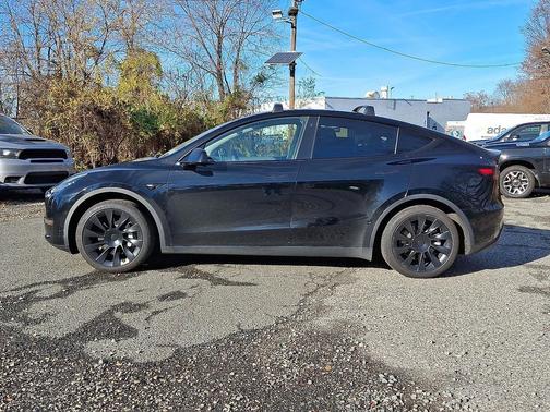 2022 Tesla Model Y Long Range Dual Motor All-Wheel Drive