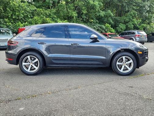 2018 Porsche Macan Base