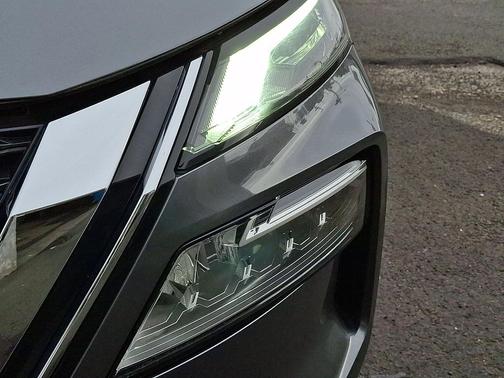 Gun Metallic 2021 Nissan Rogue SV