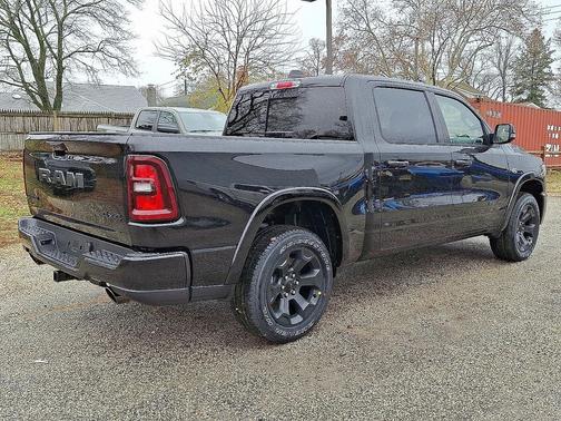 Diamond Black Crystal Pearl-Coat Exterior Paint 2026 RAM 1500 Big Horn/Lone Star