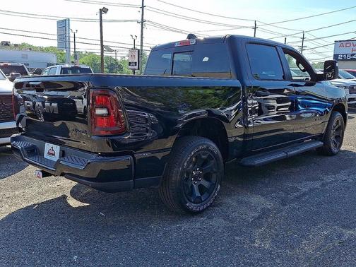 Diamond Black Crystal Pearl-Coat Exterior Paint 2026 RAM 1500 Express