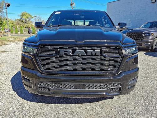 Diamond Black Crystal Pearl-Coat Exterior Paint 2026 RAM 1500 Big Horn/Lone Star