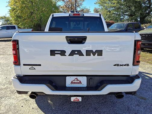 Bright White Clearcoat 2026 RAM 1500 Big Horn/Lone Star