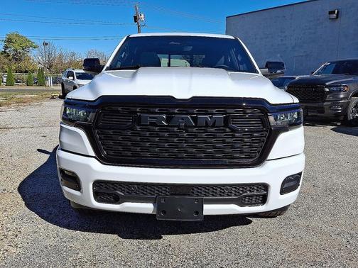 Bright White Clearcoat 2026 RAM 1500 Big Horn/Lone Star
