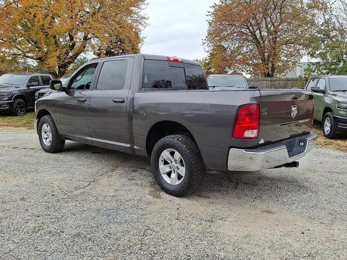 2019 RAM 1500 SLT