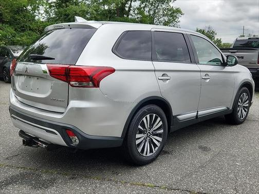 2019 Mitsubishi Outlander ES
