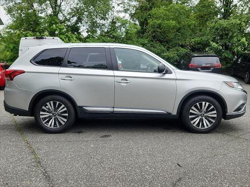 2019 Mitsubishi Outlander ES