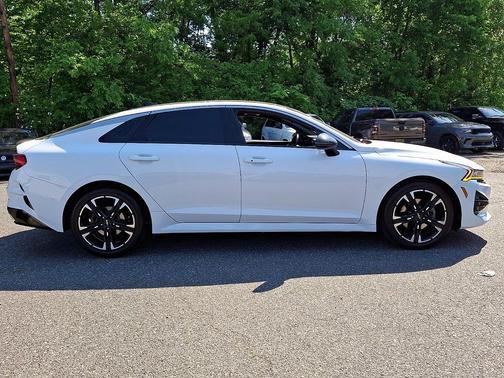Glacial White Pearl 2022 Kia K5 GT-Line