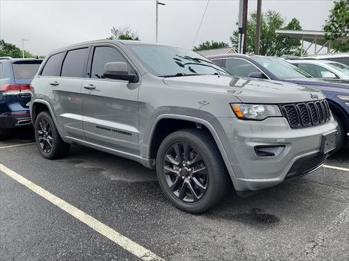 2022 Jeep Grand Cherokee Laredo