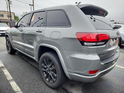 2022 Jeep Grand Cherokee Laredo