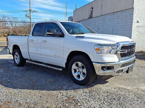 Bright White Clearcoat 2019 RAM 1500 Big Horn