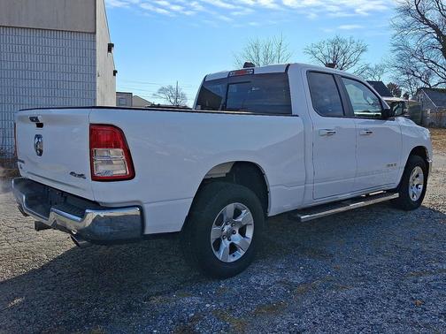 Bright White Clearcoat 2019 RAM 1500 Big Horn