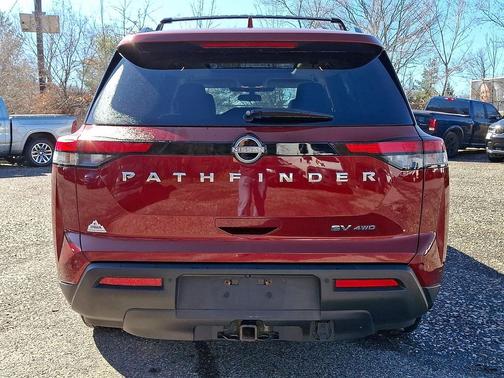 2022 Nissan Pathfinder SV 4WD