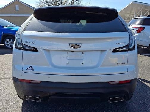 Crystal White Tricoat 2023 Cadillac XT4 Sport