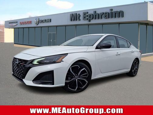 Glacier White 2024 Nissan Altima SR FWD