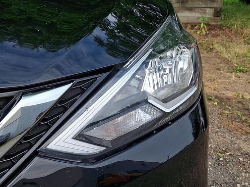 Super Black 2019 Nissan Sentra SV