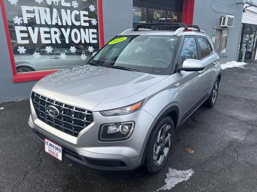 2023 Hyundai VENUE SEL