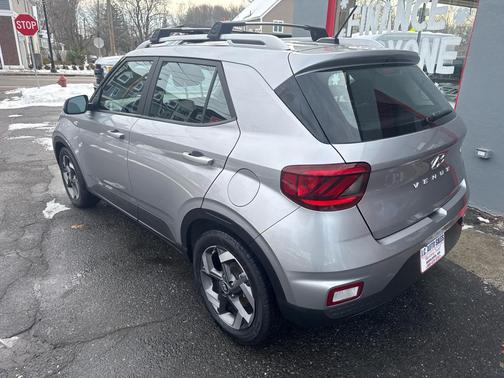 2023 Hyundai VENUE SEL