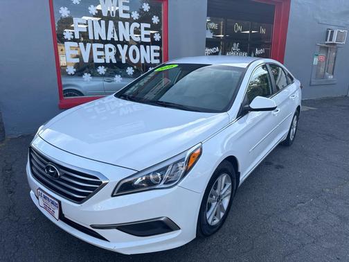 2017 Hyundai SONATA SE